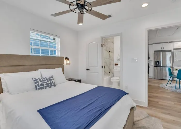 Spectacular Suites Sleep 20 Near Fq W Pool