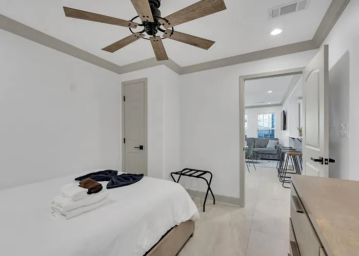 Sleeps 24-Spacious Suites Near Fq W Pool